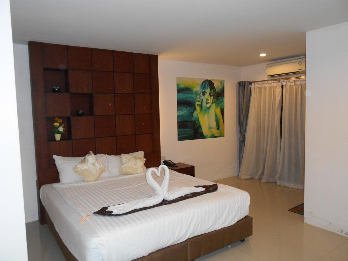 7 Sky Residency Hotel Patong Exterior photo