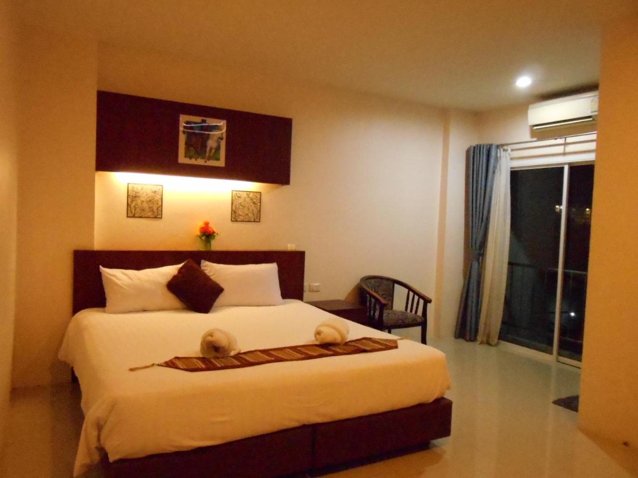 7 Sky Residency Hotel Patong Exterior photo