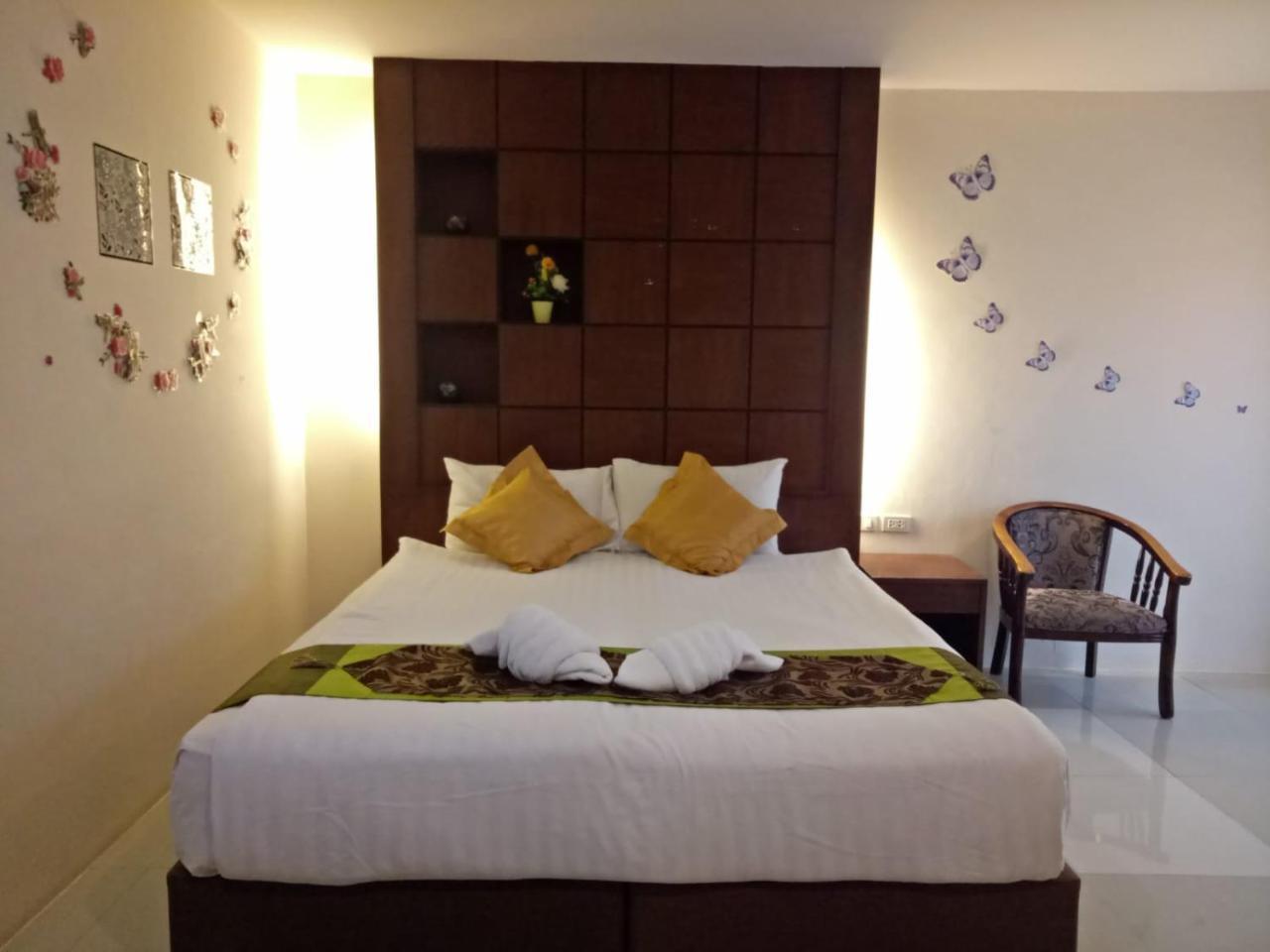 7 Sky Residency Hotel Patong Exterior photo